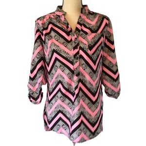 Live 4 Truth Women’s Button Dow Pink/Black Chevron Print Blouse Size Small